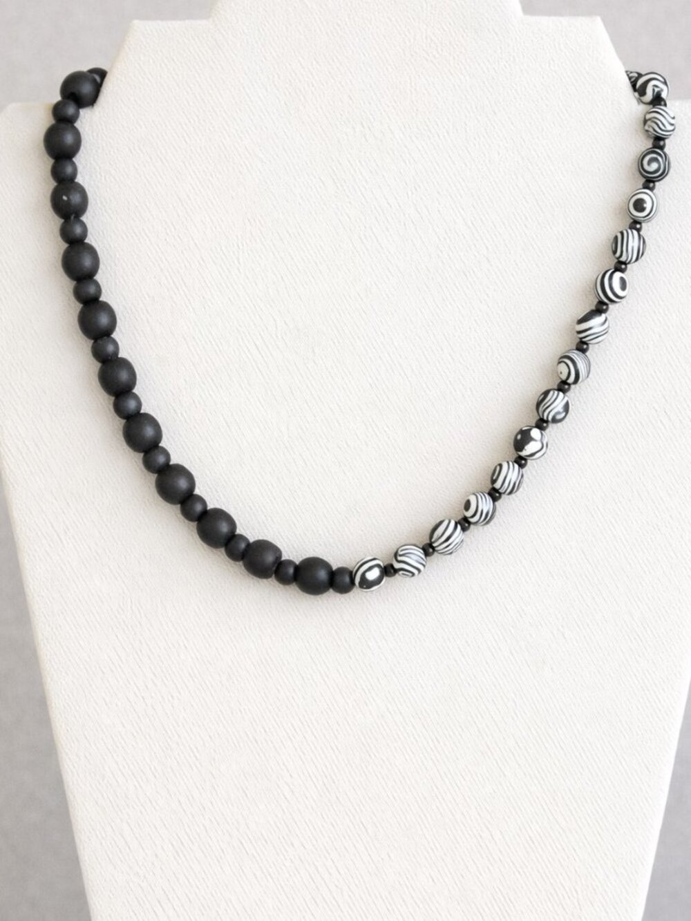 Black Malachite and Agate Necklace - Picture 2 of 5